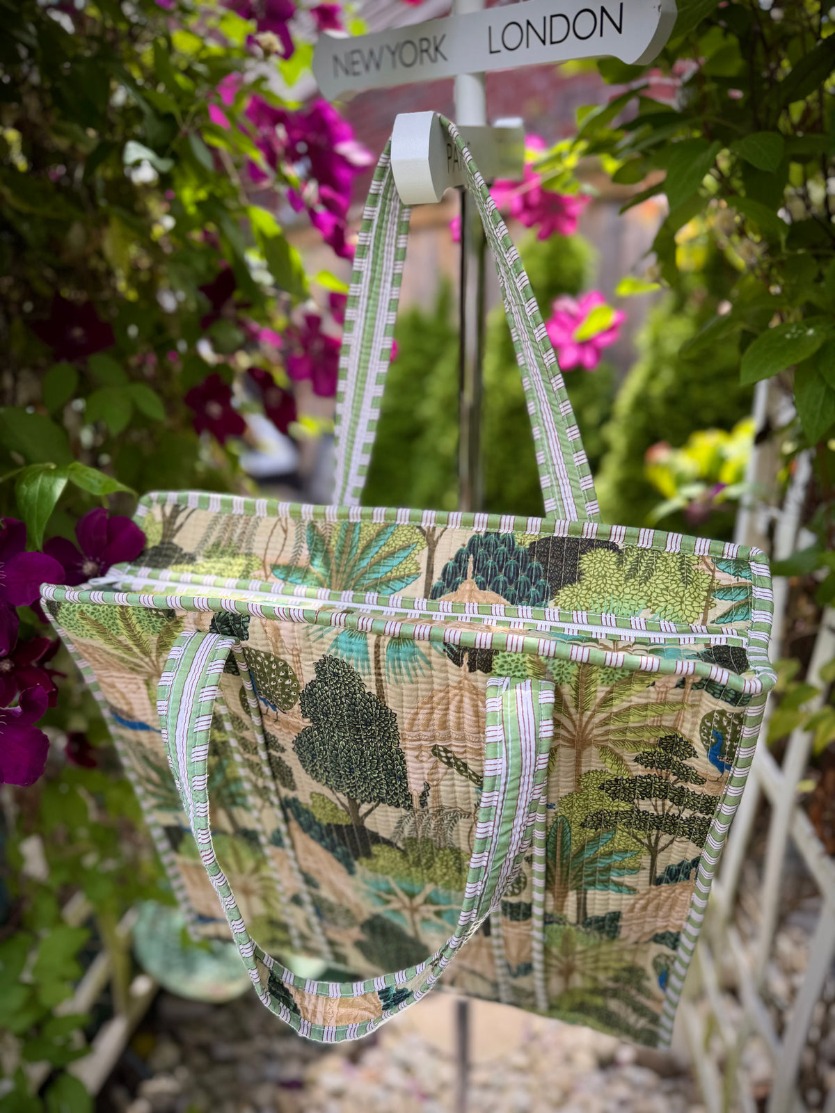 MOOR - Peacock tropical pattern Tote Bag