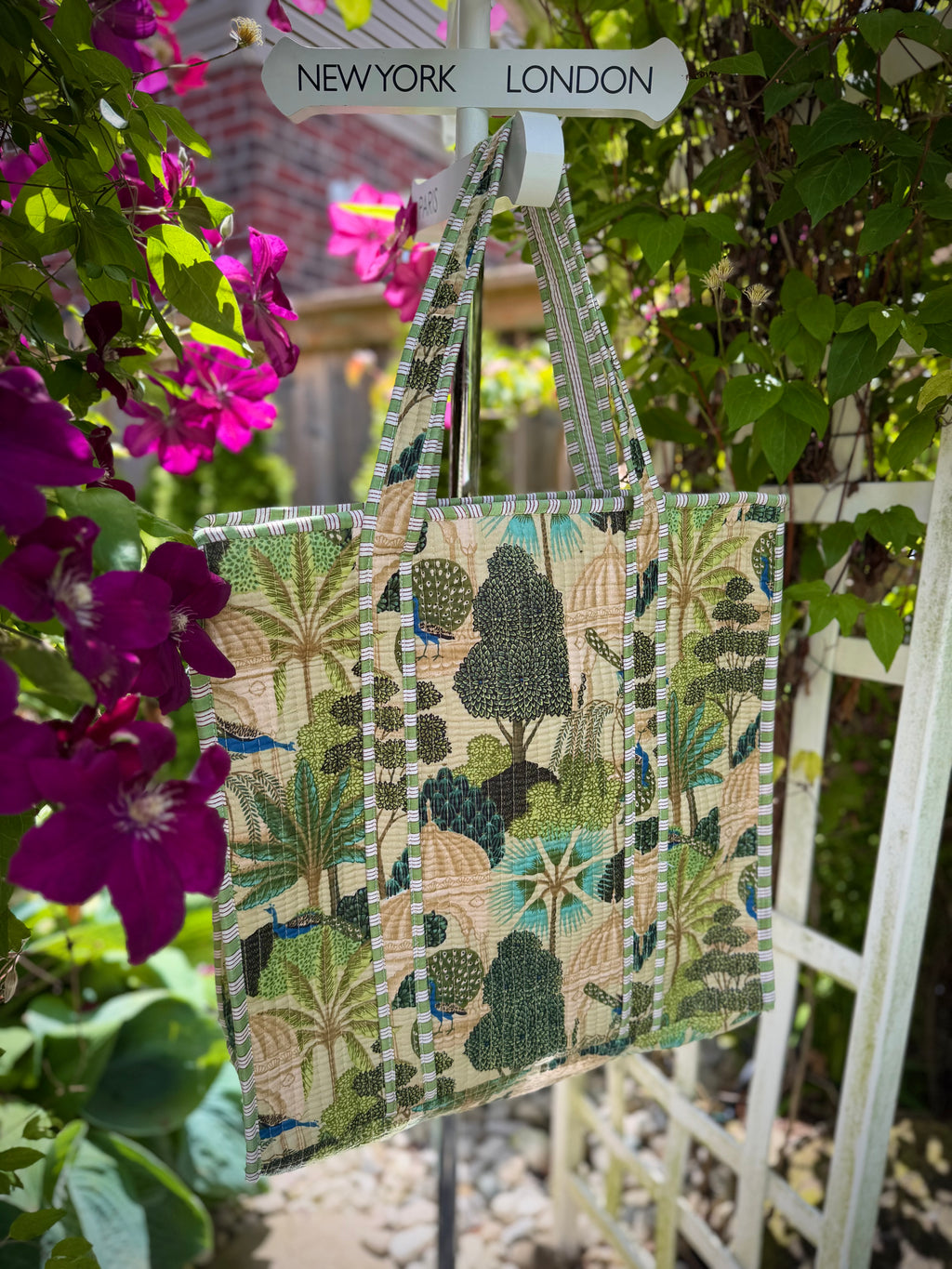 MOOR - Peacock tropical pattern Tote Bag