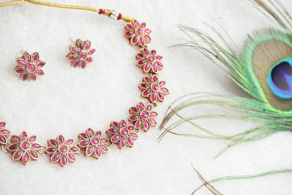 Anoma Traditional floral necklace set