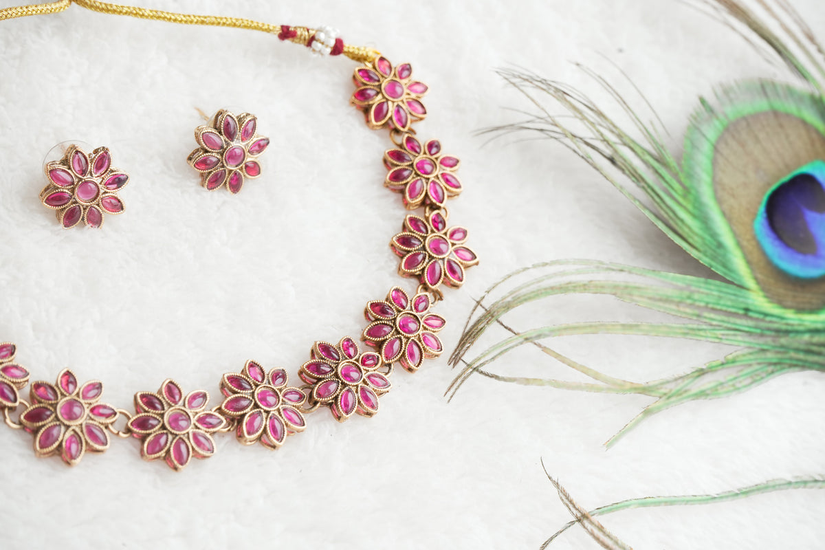 Anoma Traditional floral necklace set