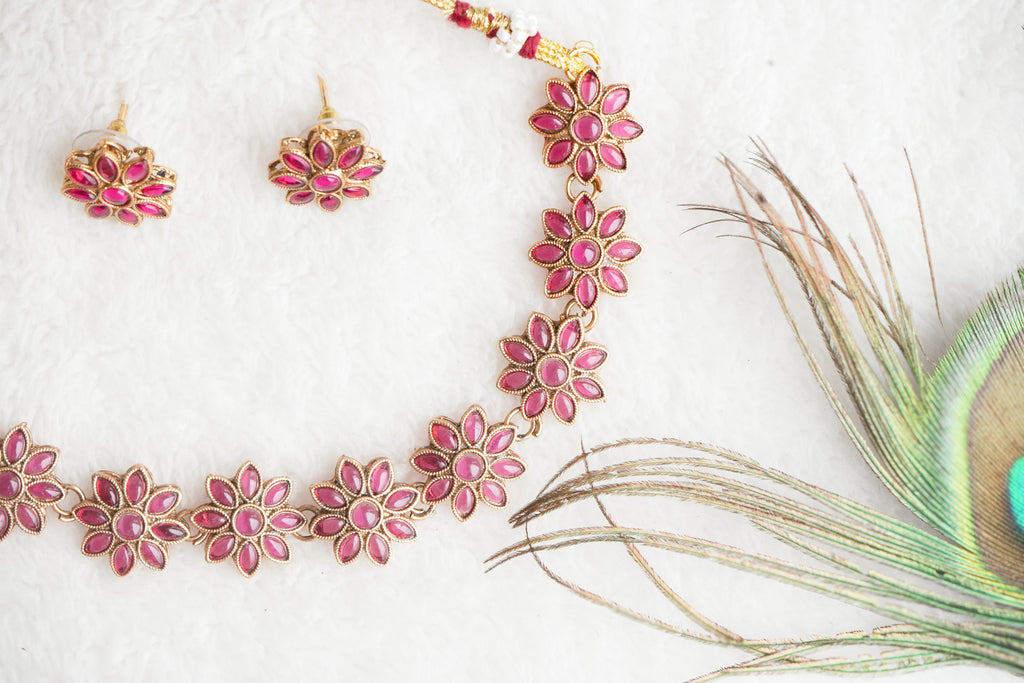 Anoma Traditional floral necklace set