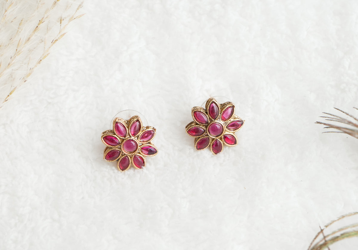Anoma Traditional floral necklace set