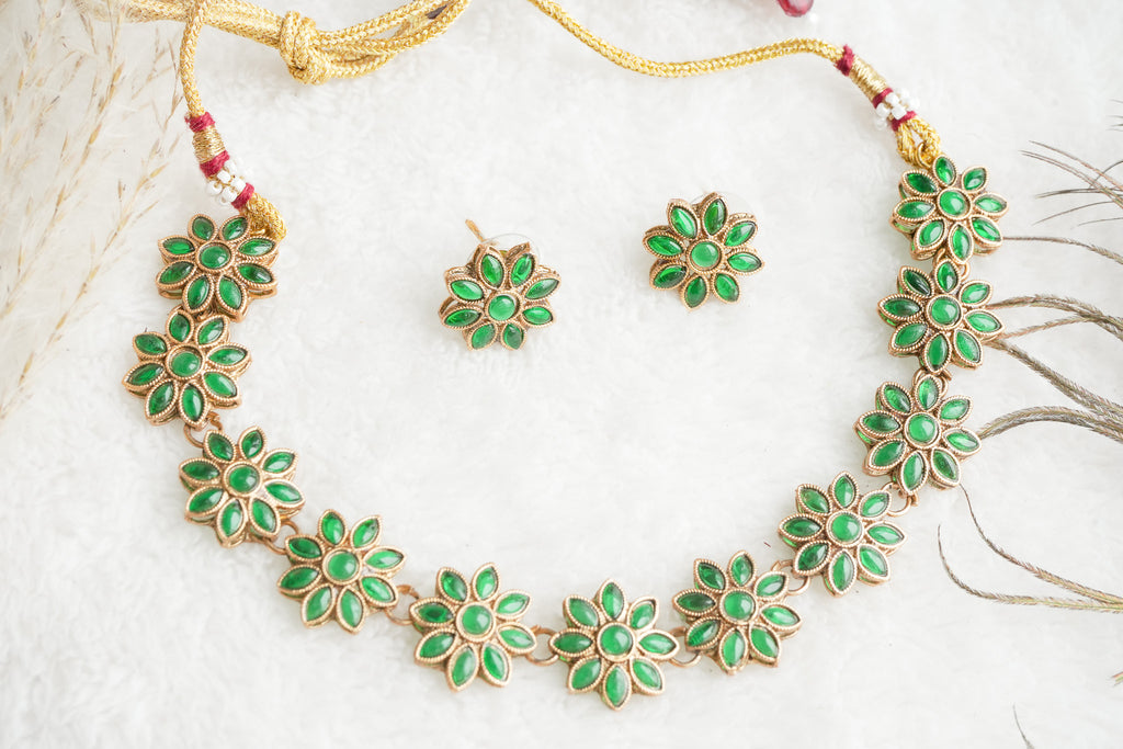 Anoma Traditional floral necklace set